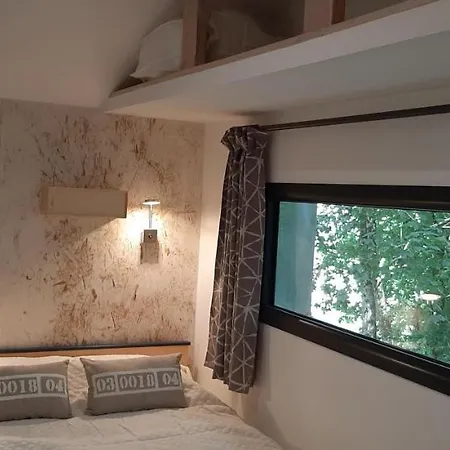 Colibri Loc Lodge *
