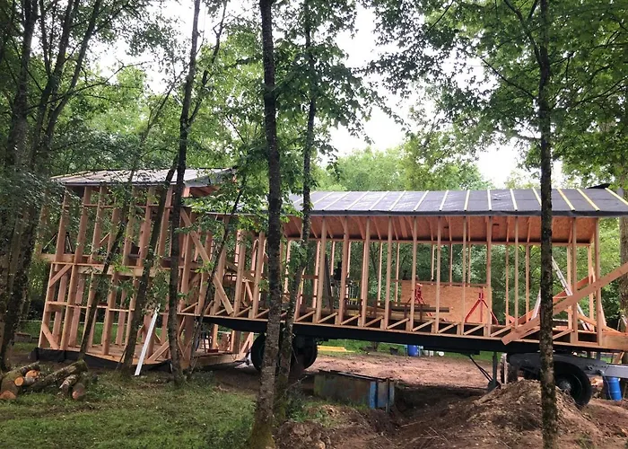 Colibri Loc 山林小屋 Brigne