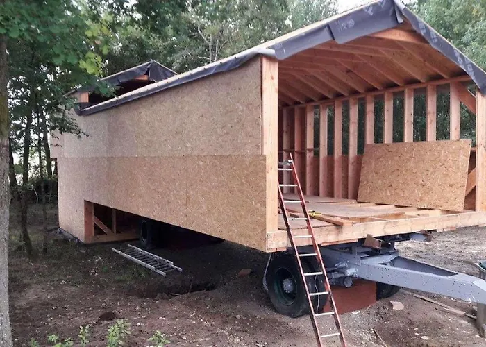 Colibri Loc 山林小屋 Brigne